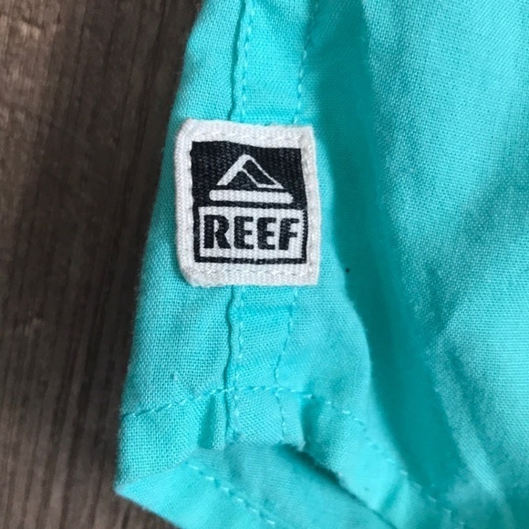 Men’s small button down REEF shirt - Picture 2 of 6